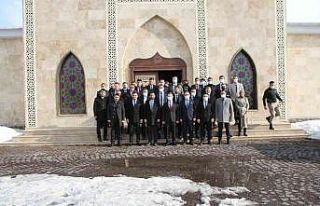 Kaymakam Demirer okul müdürleriyle bir araya geldi