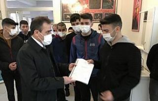 Kaymakam İlyas Memiş okulları ziyaret etti