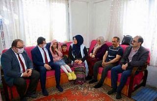 Kaymakam Işık’tan çölyak hastası Naile’ye...