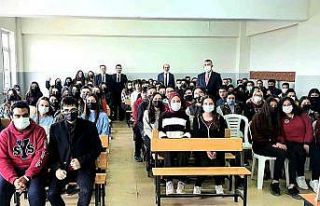 Kaymakam lise öğrencilerine başarının yollarını...