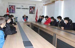 Kaymakam Ünal başarılı sporcuları ağırladı