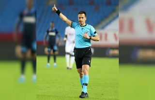 Kayserispor-Alanyaspor maçını Suat Arslanboğa...