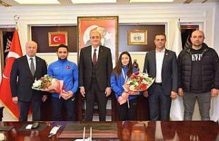 Kazandığı altın madalyayı tüm Türk kadınlarına...