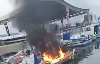 Kendisine ait balıkçı teknesini benzin döküp...