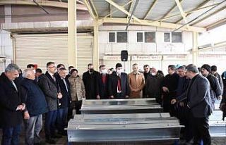 Kırkağaç’ta otomatik kuzu yemlik dağıtım töreni...