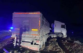 Kırşehir’de tır ile minibüs çarpıştı: 1...