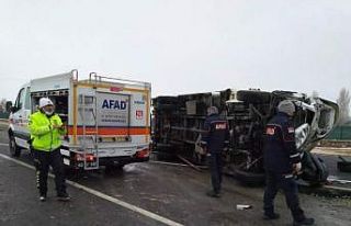 Kırşehir’de tır kamyonete çarptı: 1 ölü,...