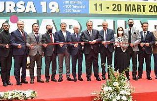 Kitap fuarı kapılarını açtı