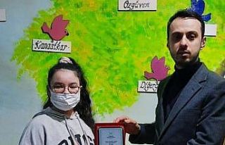 Kitap kurtları ödüllerini aldı