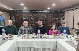 Kızılay yönetimi gençlerle kahvaltıda buluştu