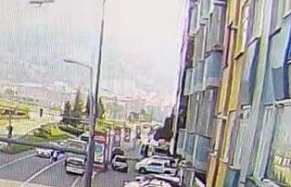 Kızını camdan attığı iddia edilen kadının...