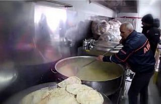 Kocaeli Büyükşehir Belediyesi’nin yemek tırı...