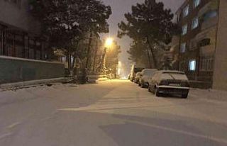 Kocaeli’de yoğun kar yağışı sürüyor