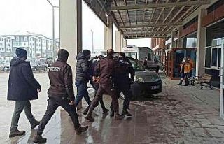 Konya’da hastane bahçesinde bıçaklı kavga: 1...