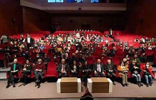 Korkudan Korkmak adlı tek kişilik gösteride salon...