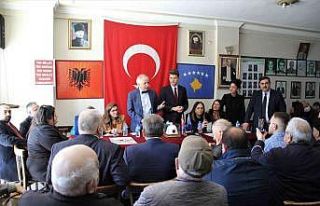 Kosova Sağlık Bakanı Latifi, İzmir’deki Kosovalılarla...