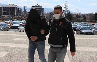 Kovalamacada yakalanan otomobilden çeşit çeşit...