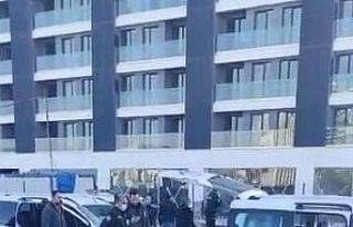 Küçükçekmece Adliyesi önünde 2 taraf arasında...