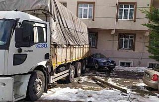 Küçükçekmece’de feci kaza kamerada: Freni boşalan...