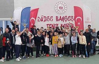 Küçükler tenis müsabakaları sona erdi