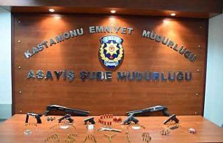 Kumar oynarken suçüstü yakalandılar: 15 şahsa...