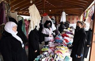 Kur’an kursları yarına yardım kampanyası düzenledi