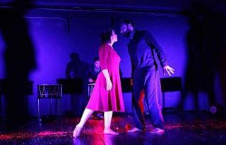 Kürtçe sahnelenen tiyatro oyununa yoğun ilgi