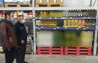 Kuşadası’nda marketler stokçuluğa karşı denetlendi