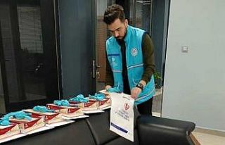 Kütahya’da yetim çocuklara ramazan hediyeleri...