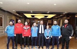 Madalyalı Sporculardan Başkan Ertuğrul Çetin’e...