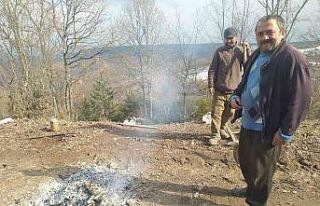 Mahalleliden ilginç yöntem: Kaya parçasını yakarak...