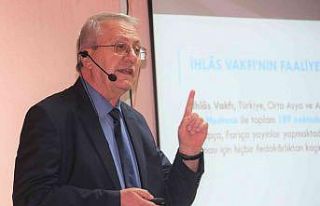 Mahmut Kemal Aydın, Kütahya’da İhlas Vakfı gönüllüleriyle...