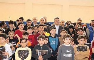 Malatya’da 200 çocuğa eşofman