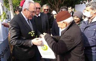 Manavgat’ta 10 bin 500 fidan dağıtıldı