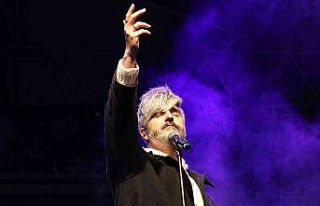 Manuş Baba Van’da sevenleriyle buluştu