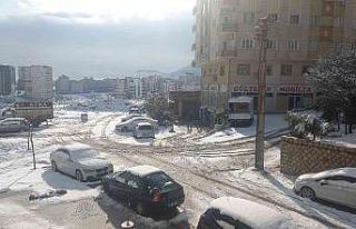 Mardin’de kar bahar dinlemiyor