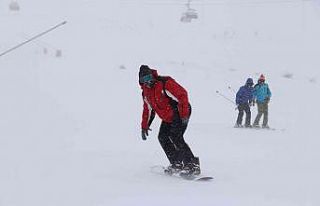 Mart’ta kar kalınlığı 145 santimetre oldu, kayak...