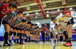 Mavi Kelebekler kritik virajda