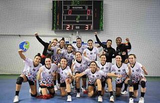 Mavi Kelebekler kupa yolunda