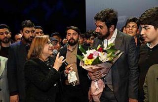 Medeniyet söyleşilerinin konuğu Serdar Tuncer sevenleriyle...