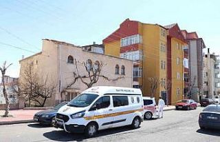 Merdivenlerden düşen adam öldü