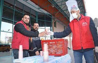Mersin Büyükşehir Belediyesinden çorba dağıtımı