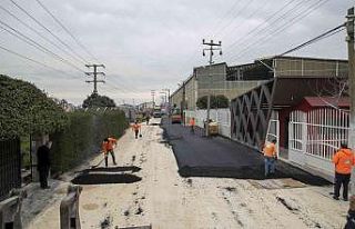 Mersin Büyükşehir Belediyesinin yol yapım çalışmaları...