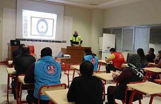 Mersin Gençlik Merkezi personeline trafik eğitimi