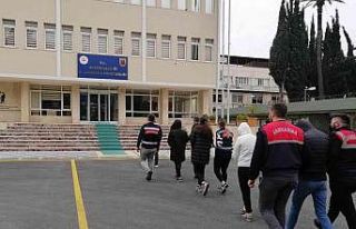 Mersin’de sosyal medya dolandırıcılarına operasyon:...