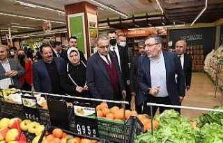 Mersin’de Tarım Kredi Kooperatifinin Koopgros mağazasının...