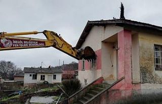 Metruk yapı ve eski okul binalarının yıkımı...