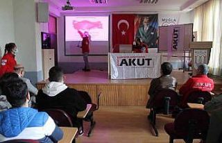 Milas’ta öğrenciler deprem konusunda bilgilendirildi