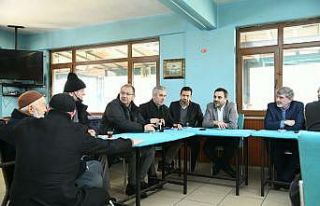 Milletvekili Sami Çakır Başiskele’de vatandaşlarla...