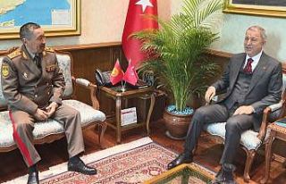Milli Savunma Bakanı Akar, Kırgızistan Savunma...